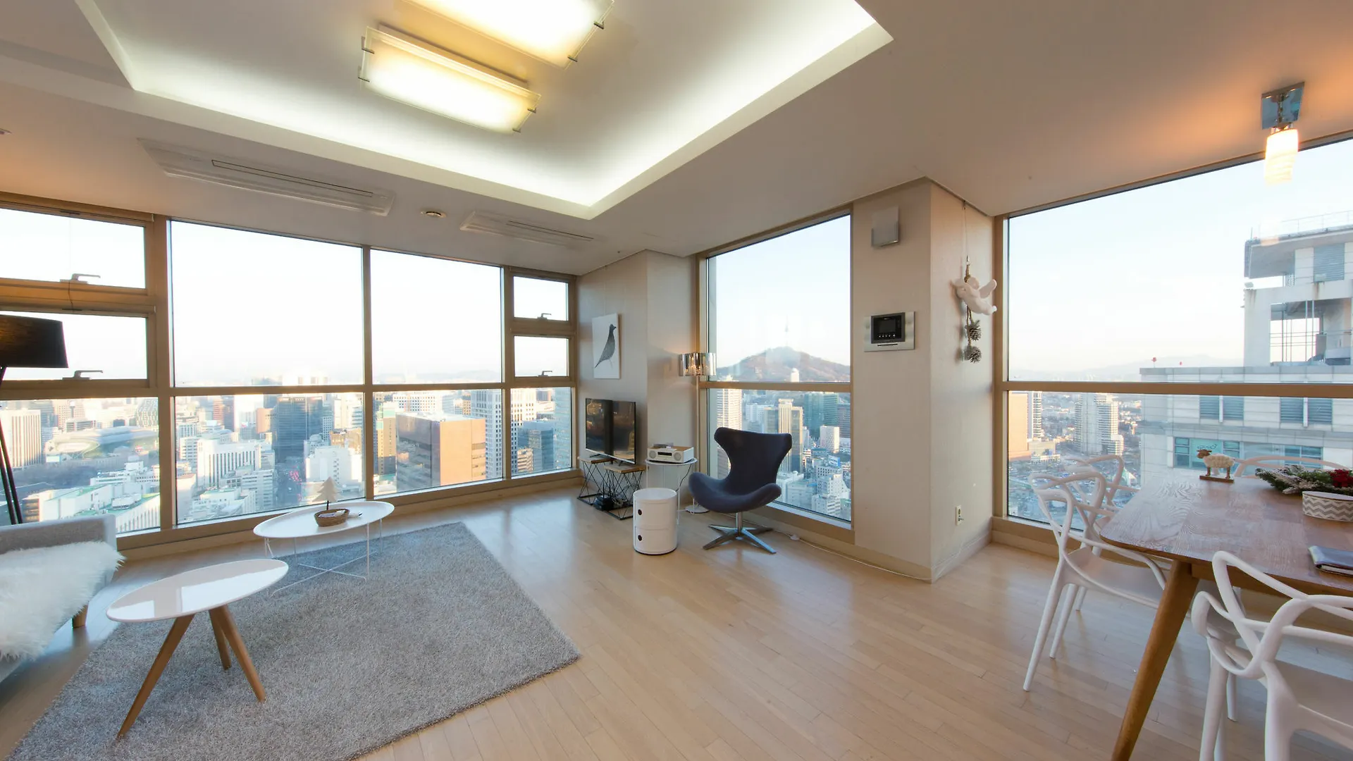 Brown Suites Seoul 3*,